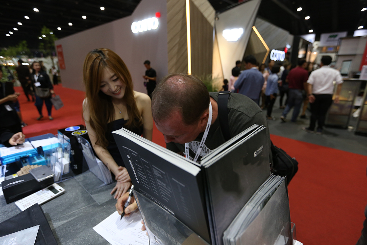 Custom Exhibition Stands in the UK Trade Show